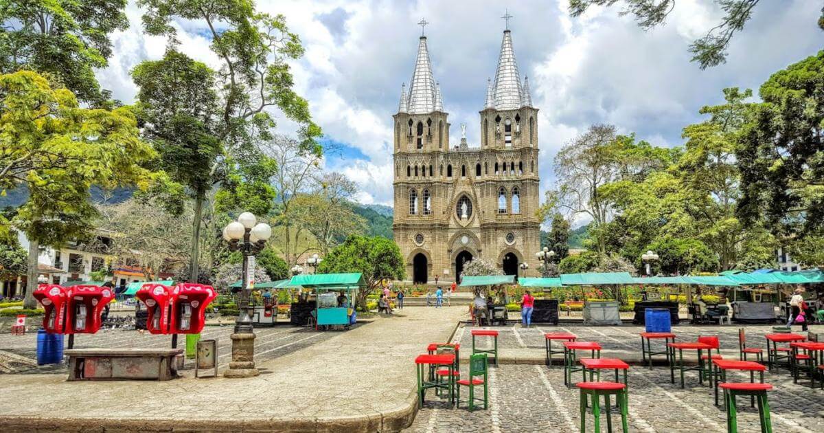 Pueblos Patrimonio Antioquia-Plaza Central El Jardín