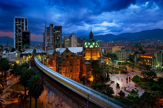 City Tour Medellín - Planea tu viaje a Colombia - ColombiaTours.Travel