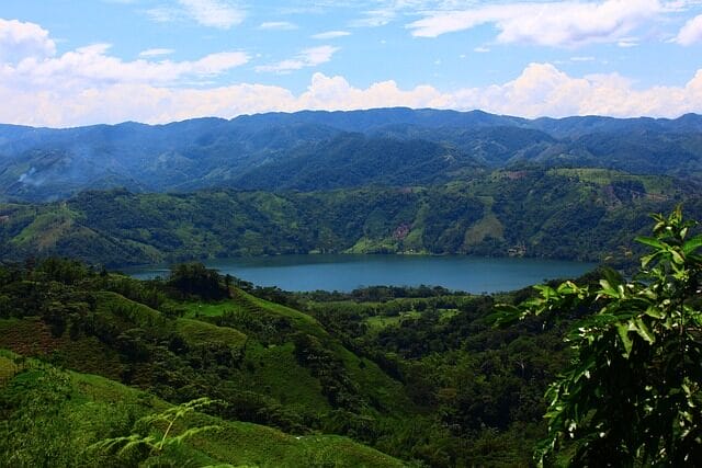 La belleza colombiana, sus mujeres, su gente, sus montañas.