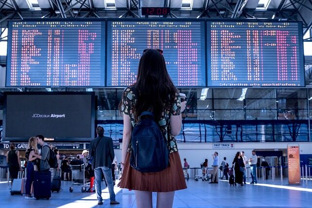 airport, woman, flight, frases de viajes